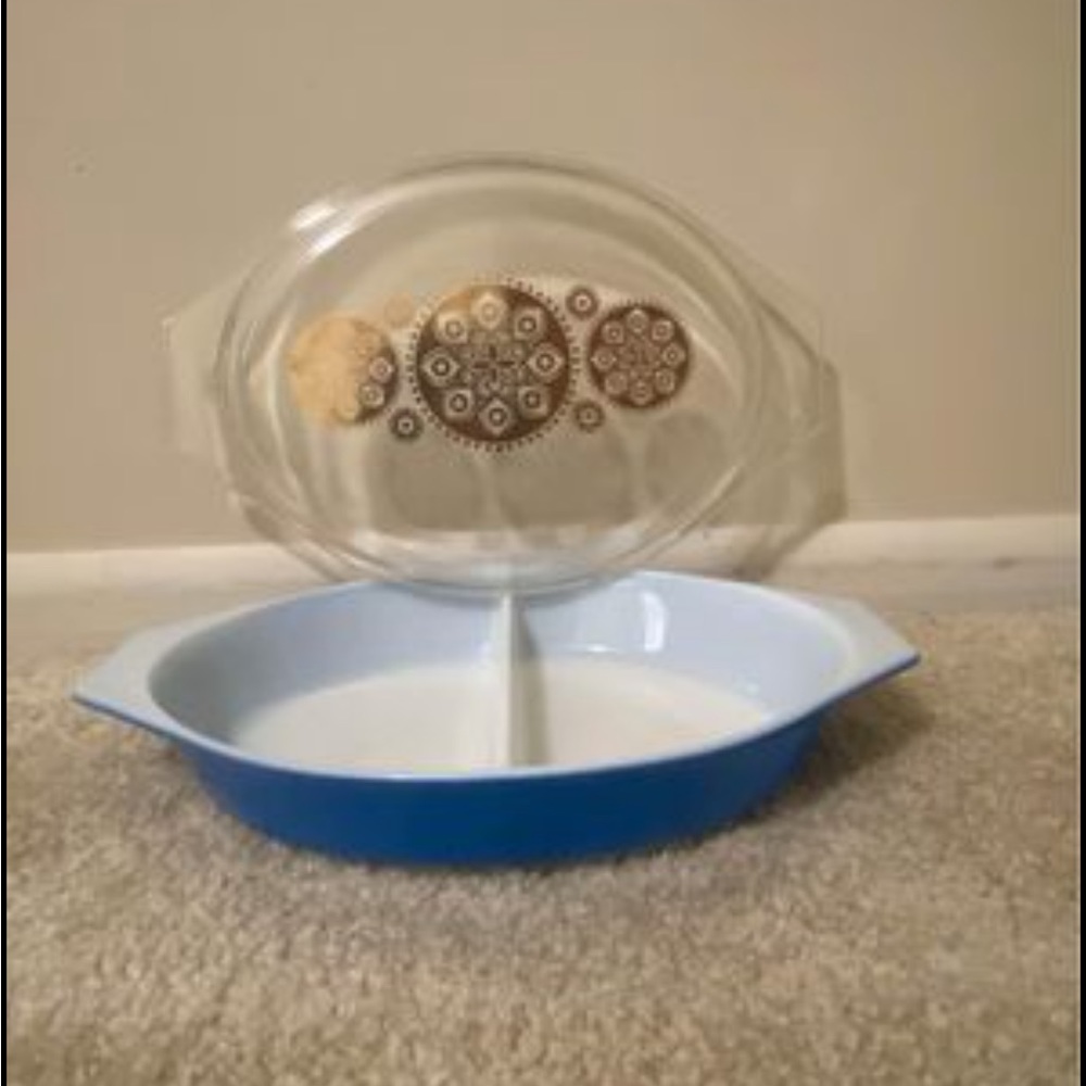 Vintage Pyrex teal dish